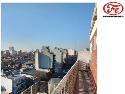 ALQUILER depto. semipiso frente, super luminoso y ventilado. Orientado al Norte