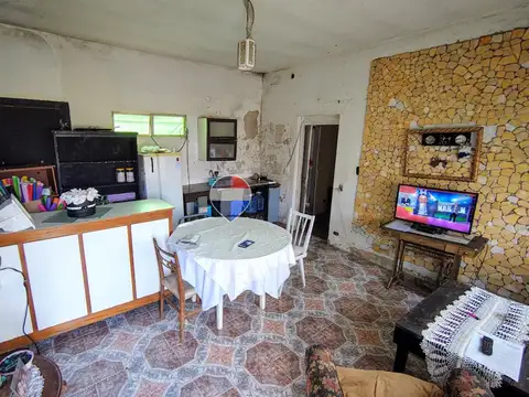 VENTA CASA 3 AMB. FONDO LIBRE GARAGE BERAZATEGUI