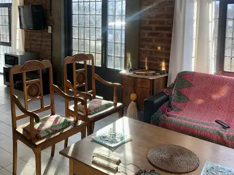 Casa 2 ambientes con 1 baño