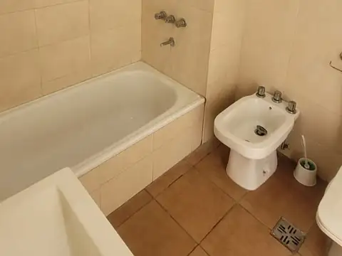 Departamento en Alquiler con 1 cocheras