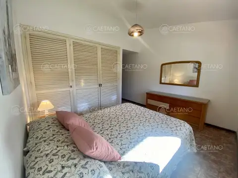 Casa 4 ambientes con 5 baños