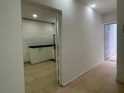 General Juan José Valle 700, Piso pb