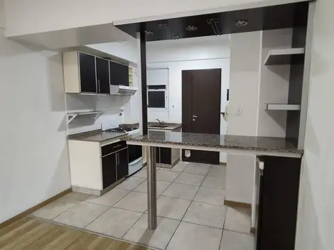 Venta Apto Crédito Monoambiente Frente con Balcón 7° Piso Muy Luminoso Flores Pza Irlanda Caba