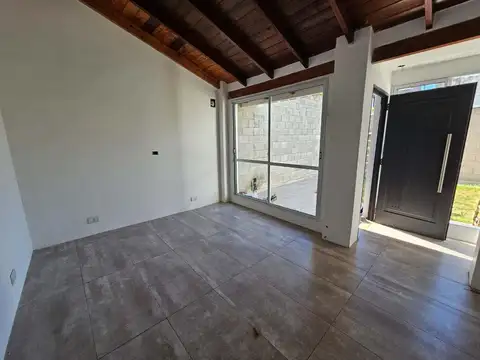 VENTA PH 4 AMBIENTES VILLA LUZURIAGA  CON PATIO