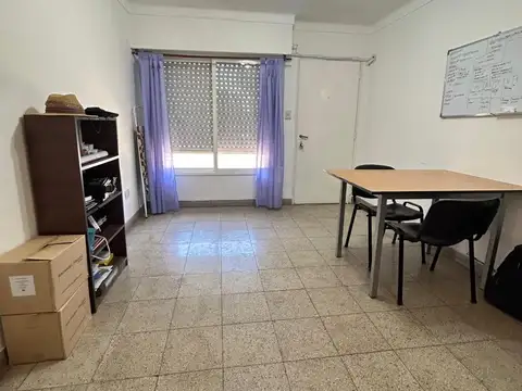 Casa 4 ambientes en venta en Paso Del Rey centro