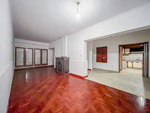 VENTA/PERMUTA - Casa de 4 Dormitorios, Patio y Cochera - Cañada de Gómez, Santa fe