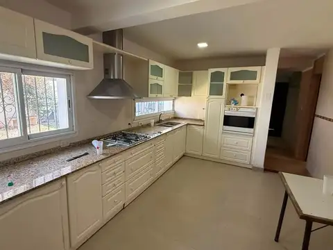 Casa 4 ambientes con 4 baños