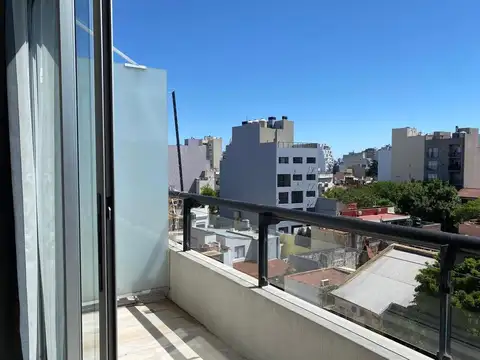 Impecable Monoambiente con BALCÓN - MUY LUMINOSO
