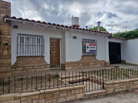 CASA EN VENTA B° SAN IGNACIO 2 DORM