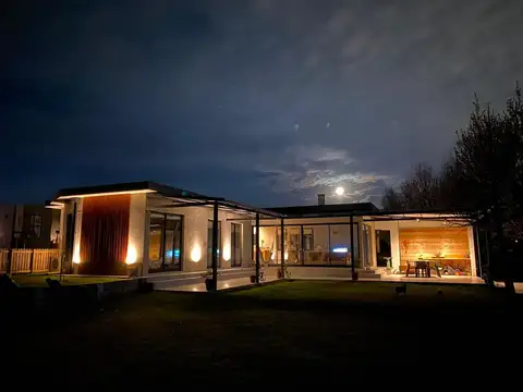 Casa en Alquiler de 3 dormitorios