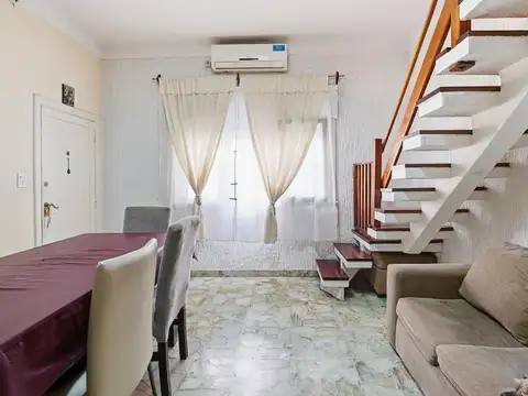 Depto Tipo Casa en Venta 50 años