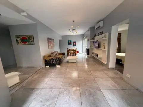 Casa 5 ambientes en venta en Francisco Álvarez