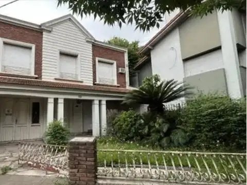 OPORTUNIDAD VENTA CASA 4 AMB LOTE CONSTRUCTOR ESCUCHA OFERTA
