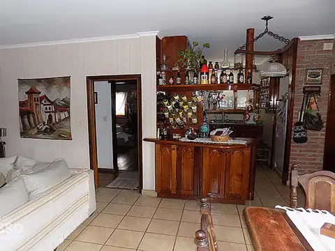 Casa 5 ambientes con 3 baños