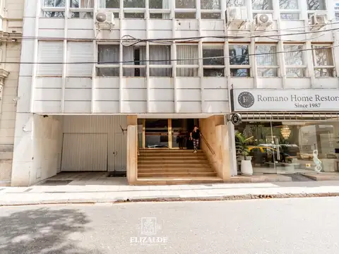 Libertad y Marcelo T. de Alvear - Frente a Plaza - Dúplex - Espectacular Vista Luz y Sol - Balcón Tza a Plaza - Vig + Coch Fija - 2 Dor