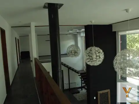 Casa en venta - 4 Dormitorios 3 Baños - La Plata