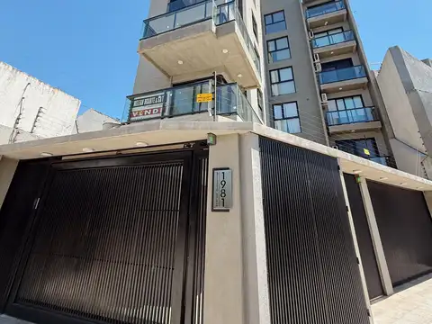 Belisario Roldán 1900, Piso 1