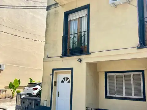 PRIMER PISO POR ESCALERA