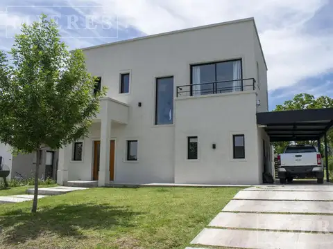 Casa en Alquiler de 3 dormitorios