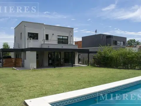 Casa en alquiler anual en Santa Guadalupe, Pilar del Este