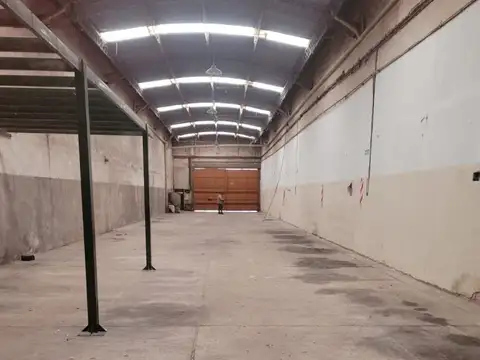 Galpon en Alquiler 51,96  mts Fondo