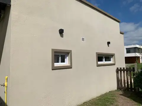 Casa en Venta en Pilar del Este - San Eduardo, USD 178.000