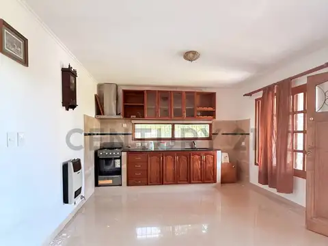 13 bis y 668. Casa de 3 AMBIENTES en Alquiler, Villa Garibaldi, La Plata.