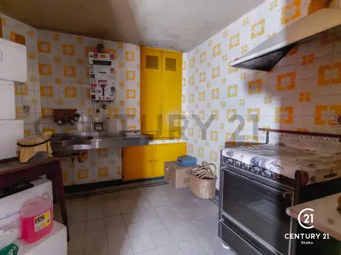 Casa 4 ambientes con 2 baños
