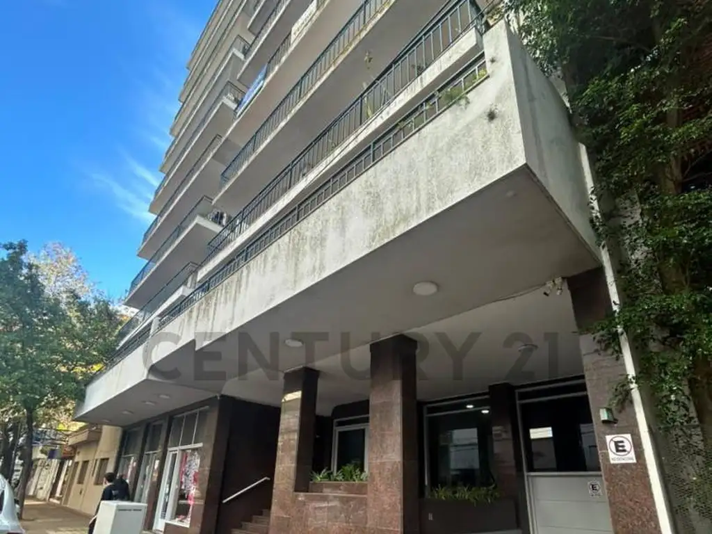 46 e/ 5 y 6 , Piso 5