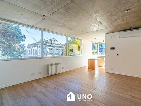 Salta y Bv. Oroño - Amplio Dpto de 2 Dormitorios Externo. Cochera disponible.