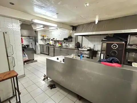 Local en Venta en Pompeya, USD 2.200.000