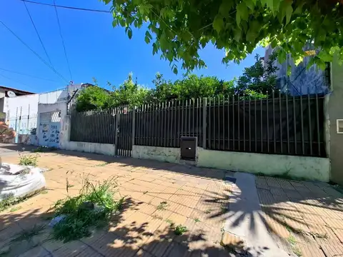 CASA DE 2 DORMITORIOS (4 AMB.), C/PATIO, TERRAZA Y QUINCHO