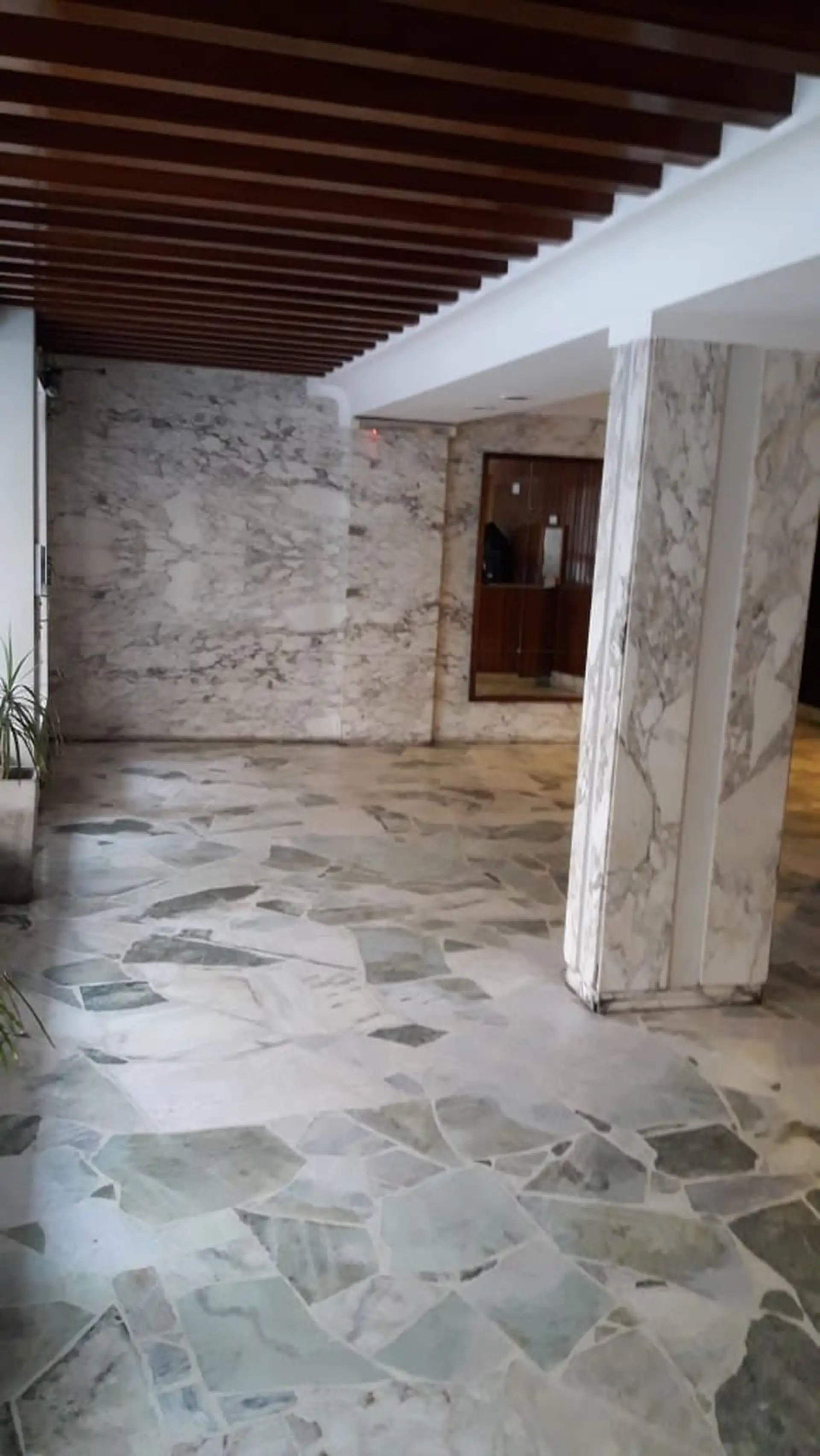 Depto monoambiente 20m² en 9º piso — Excelente estado