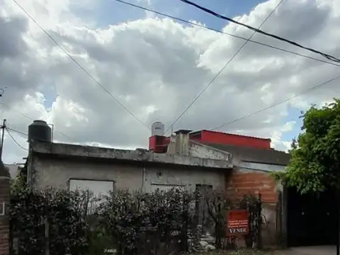 EN VENTA CASA A RESTAURAR