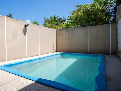 Depto Tipo Casa en Venta en Haedo Sur, USD 150.000