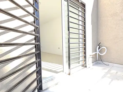 Dardo Rocha 2100, Piso 1