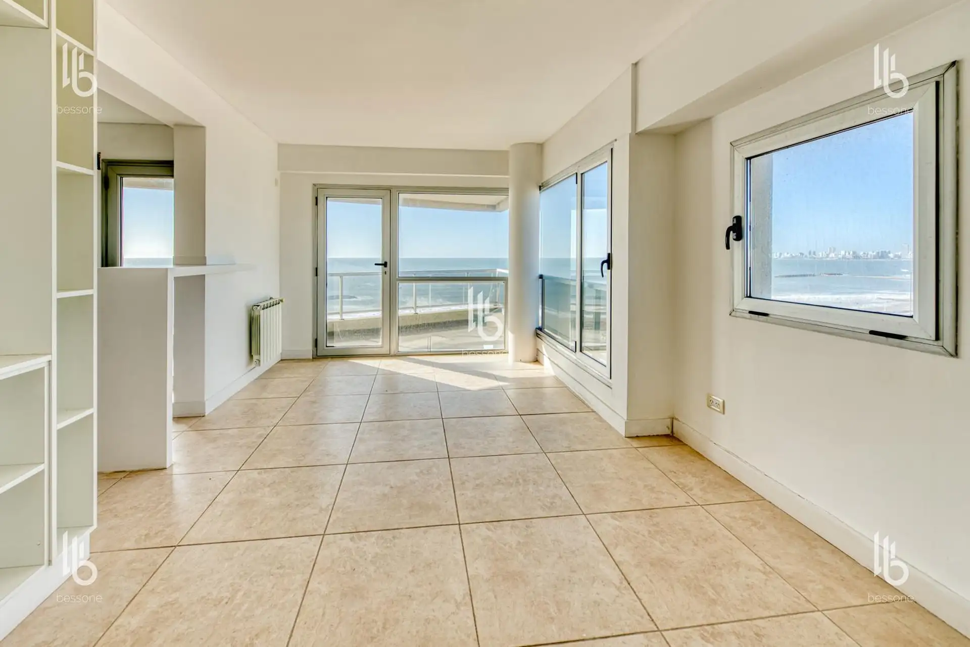 Depto 2 amb, 63m² con balcón y vista al mar — Constitución