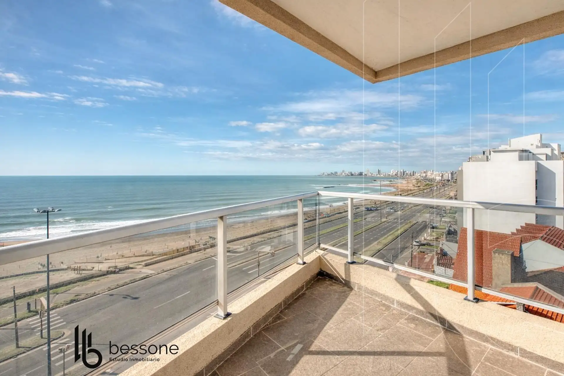 Depto 2 amb, 63m² con balcón y vista al mar — Constitución