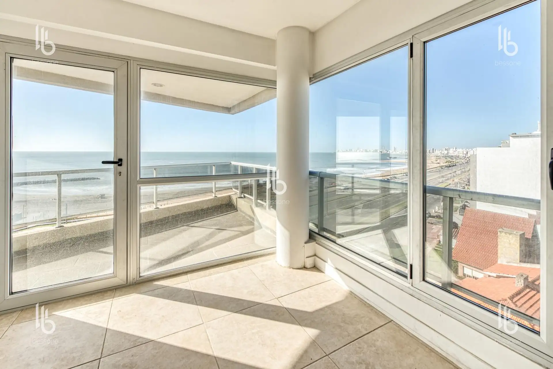 Depto 2 amb, 63m² con balcón y vista al mar — Constitución