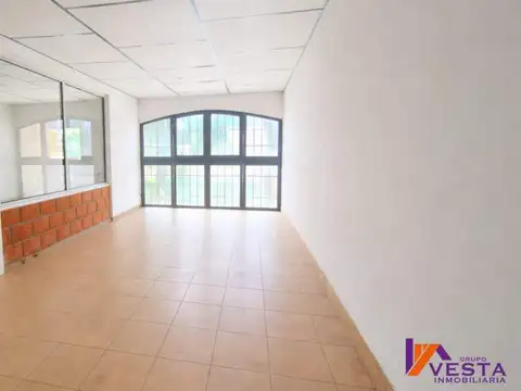 Casa 7 ambientes con 2 baños