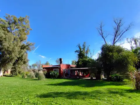 Hermosa casa quinta en venta en Olivera, Lujan