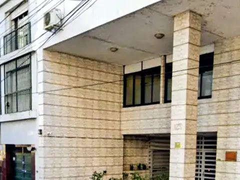 Venta: Departamento Dos Dormitorios -patio-Cochera_zonaCentro