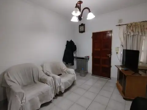 Casa 4 ambientes con 1 baño