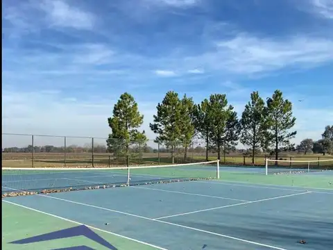 Terreno en venta en la Primavera Golf