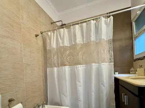 Casa en venta - 4 Dormitorios 2 Baños - Chivilcoy