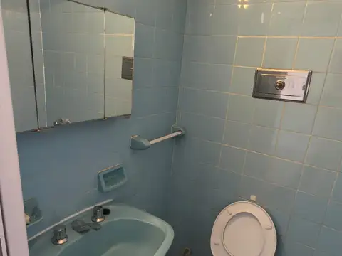 IMPECABLE RECIEN PINTADO Y COCINA A NUEVO BAJO MESADA, BACHA ETC CONTRAFRENTE HERMOSO