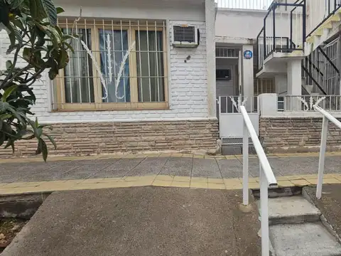 Alquiler Casa + Monoambiente - Calle Alderete 326 - Neuquén Capital