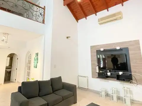 Casa en VENTA Saint Thomas Norte Sur  - Canning