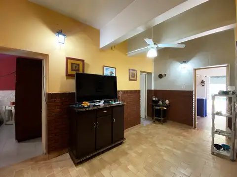 Casa 4 ambientes con 1 baño