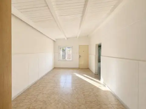 Casa 5 ambientes con 1 baño